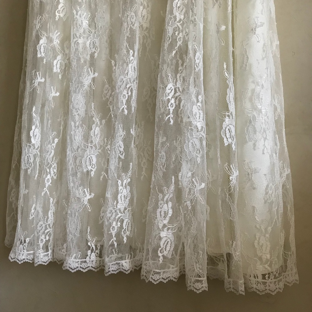 SOLD Vintage Wedding Dress - Picture 3 of 8